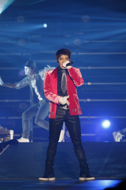 『2PM ARENA TOUR 2011“REPUBLIC OF 2PM”』―さいたまスーパーアリーナ:ジュンスのソロステージ(2)