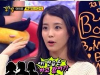 韓国の人気女性歌手IU(アイユー)がデビュー当時、野次の洗礼を受けたことを語った。写真= SBS TV『強心臓』キャプチャー
