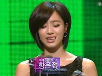 T-ARA（ティアラ）のハム・ウンジョンとSUPER JUNIOR（スーパージュニア）のキム・ヒチョルが2011年のMBC芸能大賞のショー・バラエティー部門で新人賞を受賞した。写真 = MBC放送のキャプチャー