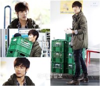 人気アイドルグループSS501のキム・キュジョンが、総合編成チャンネルTV朝鮮の週末ドラマ『コ・ボンシルおばさんを救え』で、本格的に演技者として活動することになる。 人気アイドルグループSS501のキム・キュジョンが、総合編成チャンネルTV朝鮮の週末ドラマ『コ・ボンシルおばさんを救え』で、本格的に演技者として活動することになる。