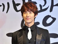 韓国KBSのドラマ『自己発光の彼女』の制作発表会が4日、ソウルのホテルで開かれた。