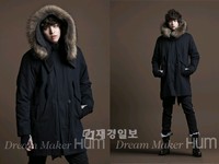 ファッションブランドHUMの専属モデルを務めるイ・ジャンウが、同ブランドのグラビア撮影を行った。
