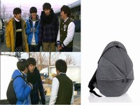 アイドルのファッションはどんな時でも話題になるが、最近特に芸能から演技まで多様な魅力を発散しているアイドルグループ超新星のジヒョクとA Pink（エーピンク）のユニークなリュックファッションが注目を浴びている。