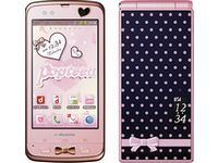 「F－03D Girls’」（左）と「F－06D Girls’」（右）