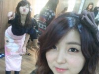 ガールズグループ「4Minute」（フォーミニッツ）の末っ子、ソヒョンを見つめるヒョナの姿がネットユーザーから注目されている。写真＝ソヒョンのツイッター