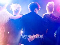 17日午前、男性新人グループ「NU’EST」のフォトティーザーが公開されるやいなやポータルサイトのリアルタイム検索語1位を記録した。
