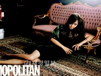 韓国の整形外科が昨年12月27日から今年の1月18日までの間に行った「シースルールックが最も似合うガールズグループのメンバーは？」というアンケート調査で、少女時代のユリが1位に輝いた。