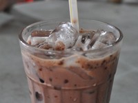 朝食を抜くことは、一見すると時間を節約できるように思えますが、実際には時間を無駄にしてしまう罠のようなものです。結局時間が経つと、エネルギーの低下と生産性の低下という形で自分に跳ね返ってくるからです。