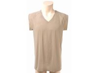 ｢2分袖深V首｣780円（画像：イトーヨーカ堂）