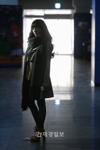 女性アイドルグループ少女時代のジェシカがイ・ドンウクの昔の恋人として登場し、女神のような美貌と魅力でお茶の間で注目されそうだ。
女性アイドルグループ少女時代のジェシカがイ・ドンウクの昔の恋人として登場し、女神のような美貌と魅力でお茶の間で注目されそうだ。