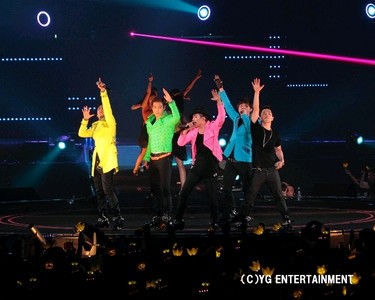 WOWOWは25日、BIGBANGが2011年5月に開催した最新日本ツアー「BIGBANG Presents “Love & Hope Tour 2011”」の幕張メッセ公演の模様を3月9日に放送すると発表した。写真=プレスリリース
