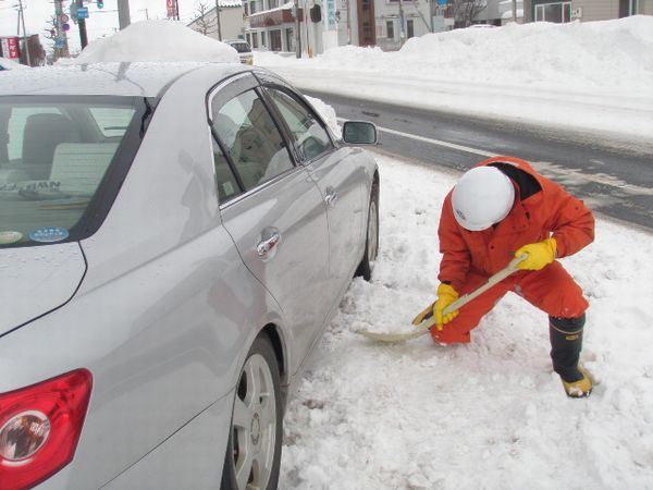 JAF、東京都心の積雪で救援依頼が急増（写真：JAF）