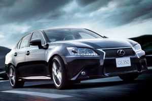 GS350“F SPORT”オプション装着車 （画像：トヨタ自動車）