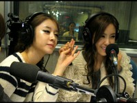 最近、「Lovey Dovey」で各種音楽チャートを席巻しているT-ARA（ティアラ）。彼女らの正直な恋愛トークが公開され話題だ。
