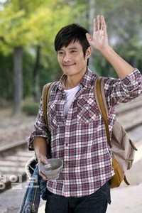 ファッション・ライフスタイル雑誌「VOGUE JAPAN(ヴォーグ ジャパン)」が3月号で韓流スター、イ・ビョンホンのロングインタビューを掲載する。 ファッション・ライフスタイル雑誌「VOGUE JAPAN(ヴォーグ ジャパン)」が3月号で韓流スター、イ・ビョンホンのロングインタビューを掲載する。