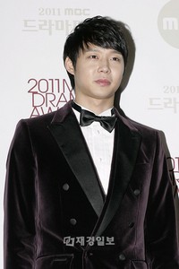 韓国の男性3人組グループ「JYJ」(元東方神起のメンバー、ユチョン・ジェジュン・ジュンスによって作られたグループ)のパク・ユチョンが、所有しているヨットの船舶安全法違反の疑いで警察の捜査を受けた。