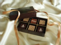 ポール・スチュアートから、スペシャルなバレンタインチョコ発売