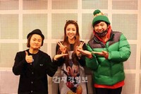 演歌アイドルのヨン・ジフが、キム・シニョンと共にSUPER JUNIOR（スーパージュニア）のシンドンと深夜のデートを楽しんだ。
