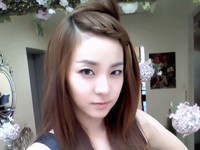 2NE1のサンダラ・パクが来月1日に発表するセブンの新曲を絶賛した。
