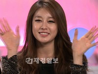 最近「Lovey-Dovey」で爆発的な人気を博しているアイドルグループ「T-ARA」（ティアラ）のメンバー、ジヨンが収録中に過去の恋愛経験の事実を語った。