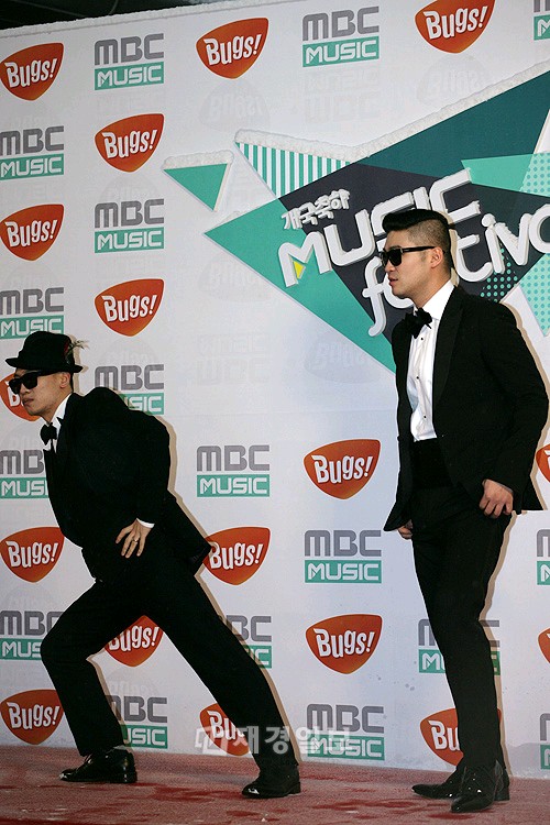 韓国MBCミュージックフェスティバルに出演したDynamic Duo(ダイナミック・デュオ)(3)