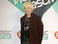 韓国MBCミュージックフェスティバルに出演したペク・チョンガン（2）