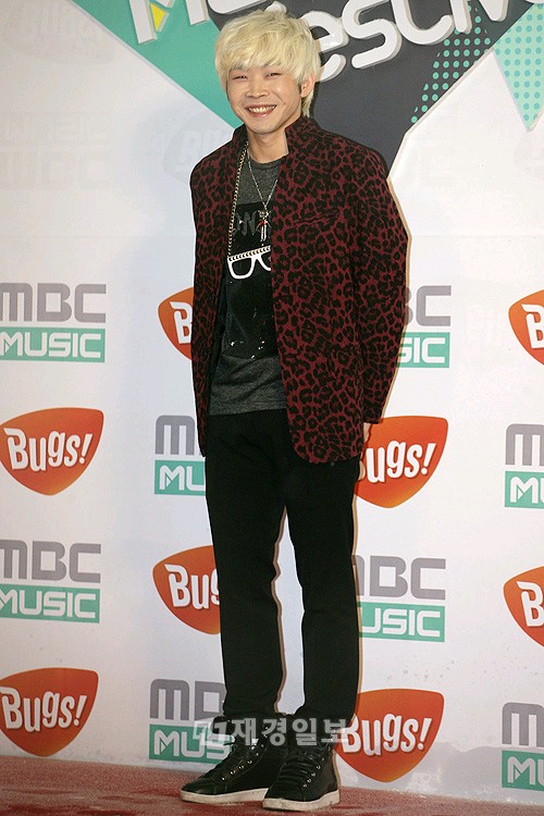 韓国MBCミュージックフェスティバルに出演したペク・チョンガン（2）（4）