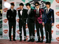 韓国MBCミュージックフェスティバルに出演した超新星（2）（1）