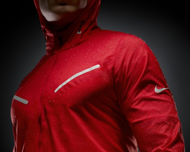 ナイキから、春のランニングをより快適にするファッショナブルなジャケットが展開中