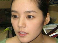 最近、韓国のコミュニティ掲示板に「ハン・ガイン、キム・テヒに勝る超アップ写真」というタイトルの写真が投稿された。写真=オンラインコミュニティー