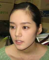 最近、韓国のコミュニティ掲示板に「ハン・ガイン、キム・テヒに勝る超アップ写真」というタイトルの写真が投稿された。写真=オンラインコミュニティー 最近、韓国のコミュニティ掲示板に「ハン・ガイン、キム・テヒに勝る超アップ写真」というタイトルの写真が投稿された。写真=オンラインコミュニティー
