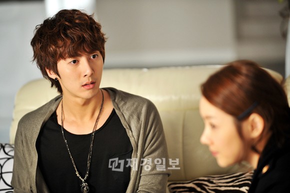 キム・ヒョンジュン（マンネ）が、KBSドラマチャンネル『輝ける彼女』でパニック障害を熱演する。