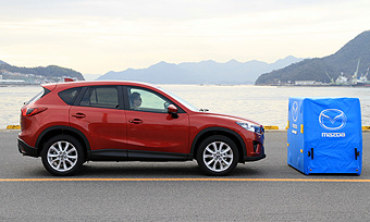 マツダ CX-5「SCBS」搭載車（画像：マツダ）