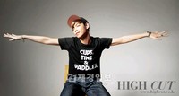 ファッションリーダー、BIGBANG(ビッグバン)のT.O.Pがヒップホップボーイに変身した。卓越したファッションセンスに彼独自のジェスチャー、そしてイタズラっ子のような表情が加わり、センスとウィットが溶け込んだグラビアが誕生した。写真=HIGH CUT ファッションリーダー、BIGBANG(ビッグバン)のT.O.Pがヒップホップボーイに変身した。卓越したファッションセンスに彼独自のジェスチャー、そしてイタズラっ子のような表情が加わり、センスとウィットが溶け込んだグラビアが誕生した。写真=HIGH CUT