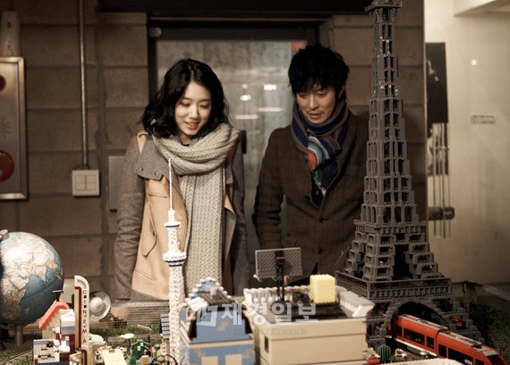 来る24日に初放送されるMBCミュージックプログラム『その女作詞、その男作曲』のユン・ゴンとパク・シネが初対面した。