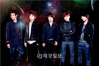 FTISLAND(エフティー・アイランド)の人気暴風が、音楽チャート番組『Music on TOP』にも吹き荒れている。 FTISLAND(エフティー・アイランド)の人気暴風が、音楽チャート番組『Music on TOP』にも吹き荒れている。