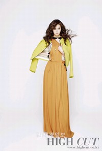 4Minute(フォーミニッツ)のホ・ガユンが、初めてメンバーから離れて一人でファッショングラビアの撮影をした。 4Minute(フォーミニッツ)のホ・ガユンが、初めてメンバーから離れて一人でファッショングラビアの撮影をした。