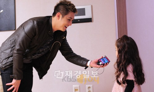 MBLAQのスンホがKARAのギュリにびっくりプロポーズをした。