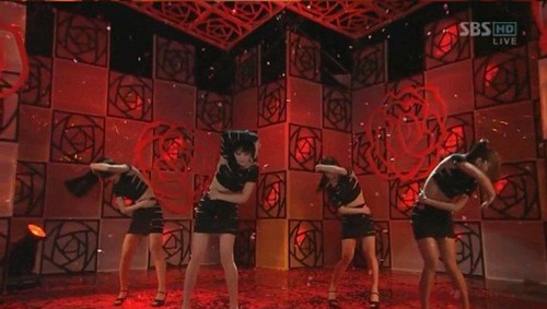 Miss Aがカムバックと同時に週末のテレビとネットを賑わせている。