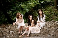 韓国の化粧品ブランド「ネイチャーリパブリック」の女性専属モデルに抜擢されたKARA（カラ）のク・ハラ、パク・ギュリ、カン・ジヨンが「スーパーアクアマックス水分クリーム」のテレビCMを通して爽やかな春の女神に変身した。