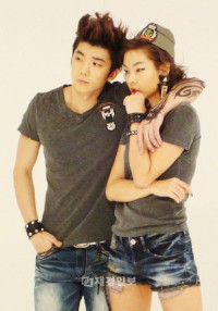 『挑戦!スーパーモデル・コリア シーズン2』でトップ4にランクインし、大注目を集めたモデルのソン・ヘナと、男性アイドルグループ2PMのウヨン、テギョンが臨んだグラビア撮影現場の写真が公開された。 『挑戦!スーパーモデル・コリア シーズン2』でトップ4にランクインし、大注目を集めたモデルのソン・ヘナと、男性アイドルグループ2PMのウヨン、テギョンが臨んだグラビア撮影現場の写真が公開された。