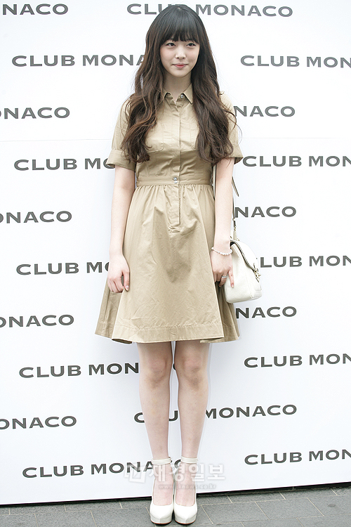 f(x)、クラブモナコ(Club Monaco)の2012 S/Sプレゼンテーションに出席（1）