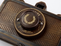 フレッドペリーとロモグラフィーのコラボカメラ発売