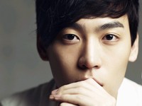 オーディション番組『スーパースターK』出身の歌手ジョン・パクが、5日にソウルのHOT TRACKSでデビュー後初サイン会を開催するといい話題だ。