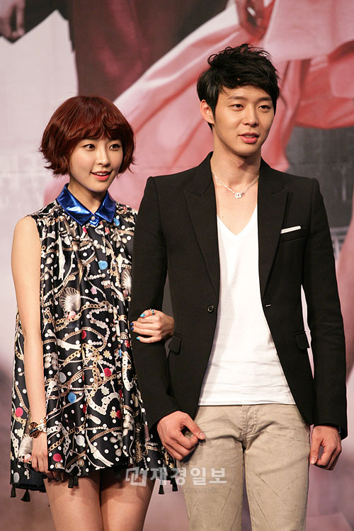 『屋根裏部屋の皇太子』発表会に参加するJYJパク・ユチョンら（10）