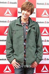 グローバルスポーツブランド「リーボック」のイベントが、7日午前にソウル松坡区蚕室洞の蚕室ヘリコプター発着場で開催された。 グローバルスポーツブランド「リーボック」のイベントが、7日午前にソウル松坡区蚕室洞の蚕室ヘリコプター発着場で開催された。