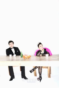 息の合ったMCが話題のSUPER JUNIOR（スーパージュニア）シンドンとお笑い芸人キム・シニョンが、生放送中にびっくり対決を宣言した。
