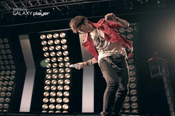 韓国・サムスン電子は、10代の若者の中で最高の人気を誇る“テセドル（最も旬なアイドルの意）” INFINITE（インフィニット）が登場するサムスン・ギャラクシープレイヤーの新規広告キャンペーンを本格的に繰り広げる。