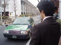 「すぐくるタクシー 東京無線版」の利用イメージ(画像:富士通テン) 「すぐくるタクシー 東京無線版」の利用イメージ(画像:富士通テン)