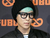 BIGBANG（ビッグバン）のT.O.Pがストリートカジュアルブランド「FUBU」の新発売デニム「2TOP Jeans」のモデルに選ばれた。
